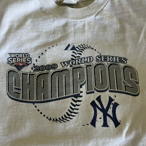 NY Yankees 2009 World Series Champions Tee M Unisex - Picture 2 of 4